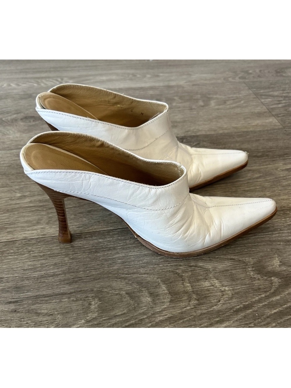VTG Y2K bebe White Leather Pointed Toe Mule Heels 6M Spain Carrie Bradshaw